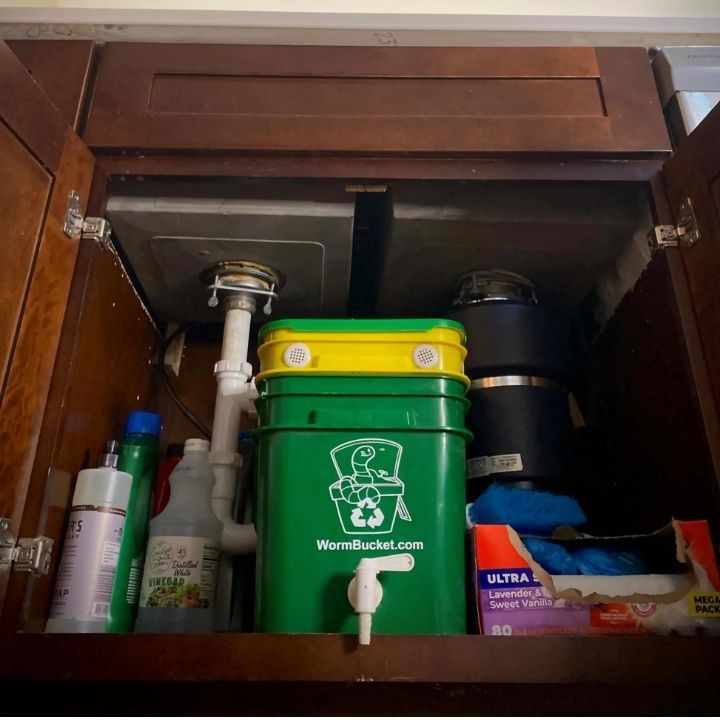 Under-sink vermicompost bin setup